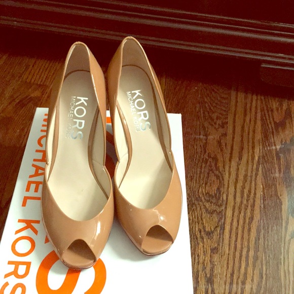 MK wedges for sale!! Like New! - Picture 1 of 5